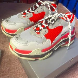 Triple S Sneakers Balenciaga